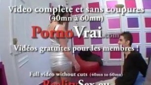 Creampie Un gars la tiens pour ejaculer dans sa chatte !!!