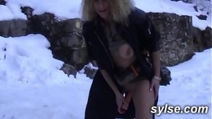 Milf se gode en montagne avant partouze a l'hopital